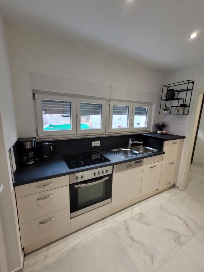 Harizma Apartment พรีมอชเตน ภายนอก รูปภาพ