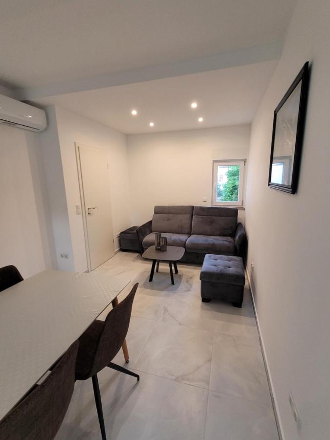 Harizma Apartment พรีมอชเตน ภายนอก รูปภาพ