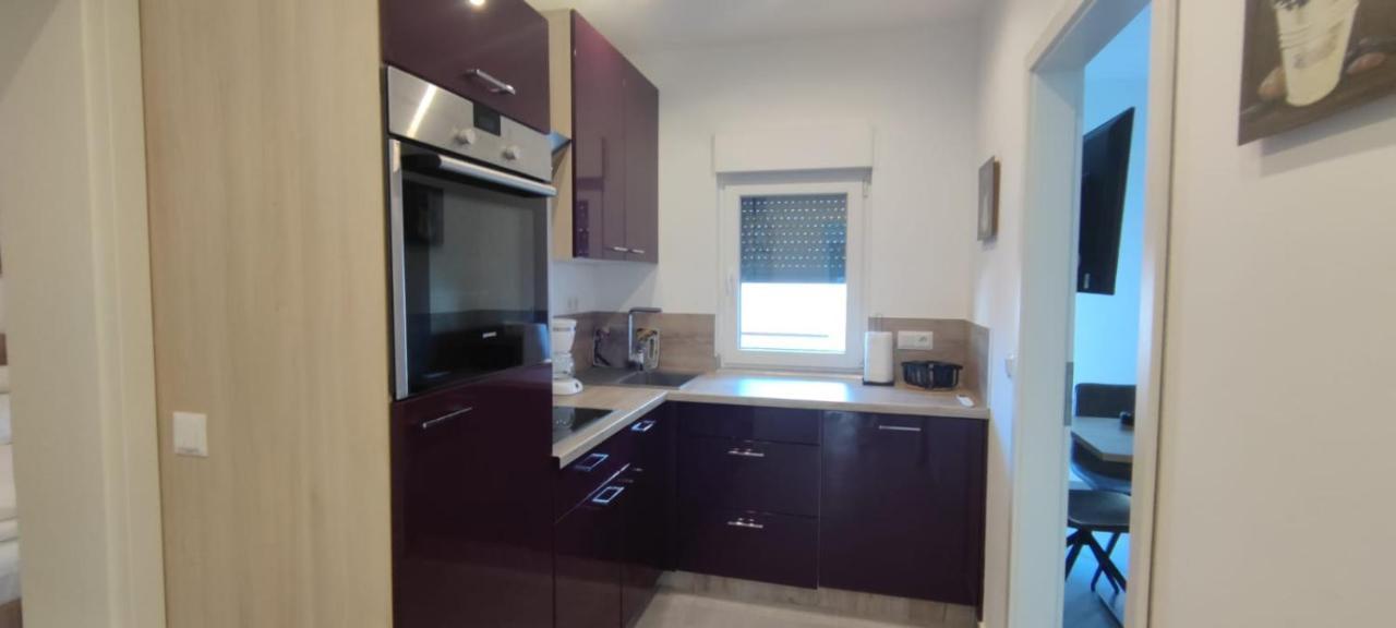 Harizma Apartment พรีมอชเตน ภายนอก รูปภาพ