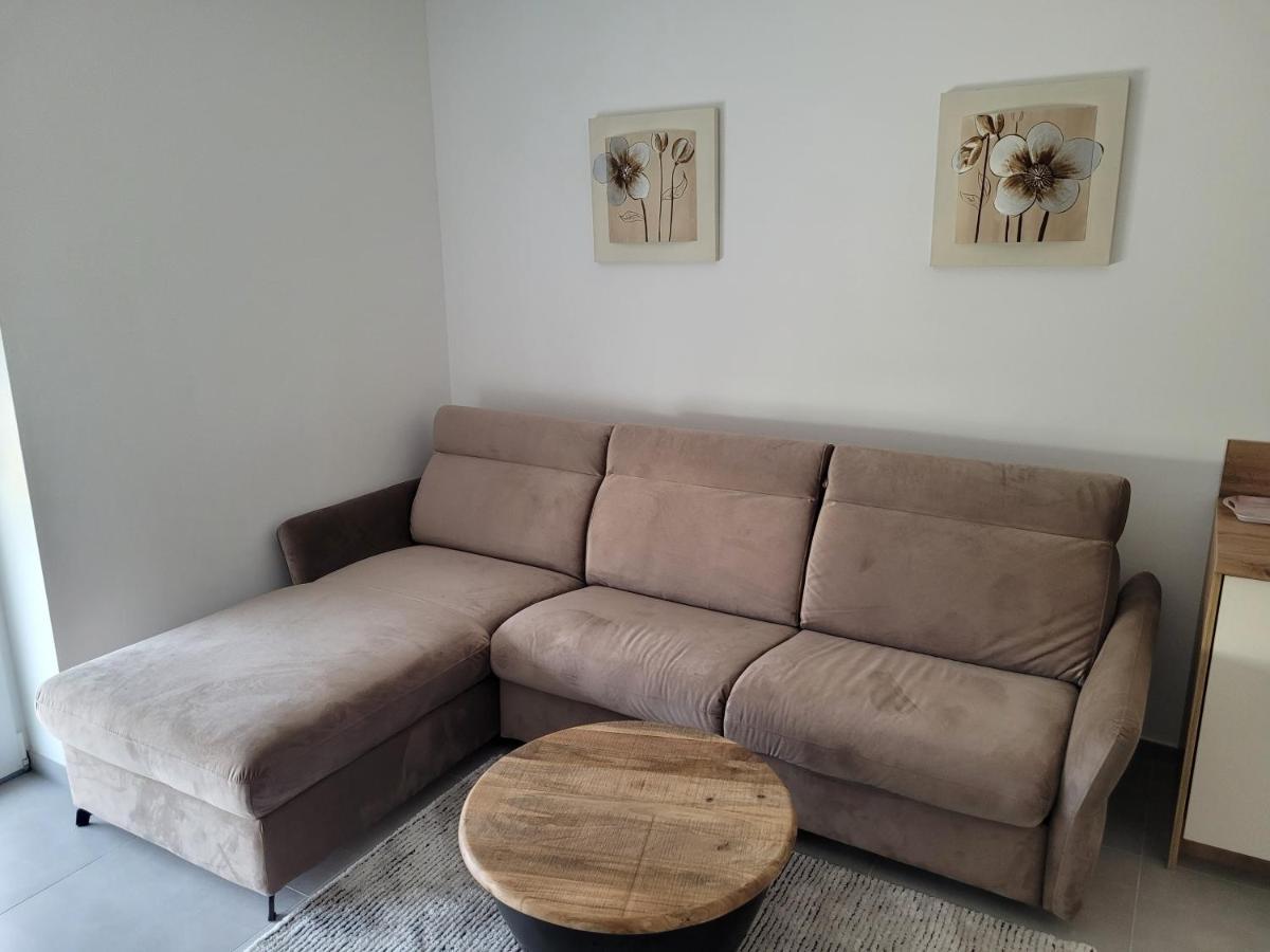 Harizma Apartment พรีมอชเตน ภายนอก รูปภาพ