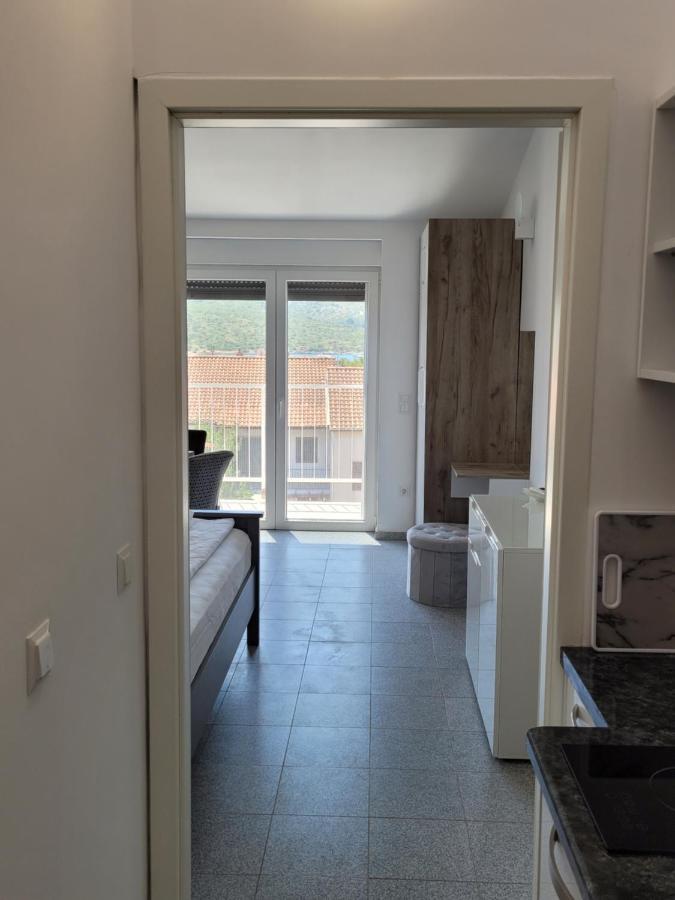 Harizma Apartment พรีมอชเตน ภายนอก รูปภาพ