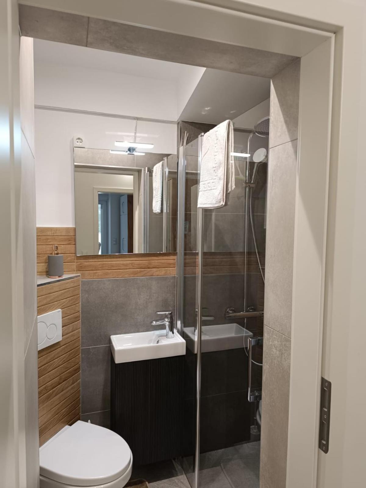 Harizma Apartment พรีมอชเตน ภายนอก รูปภาพ